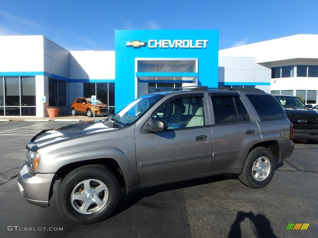 2006 TrailBlazer LS 4x4 - Graystone Metallic / Light Gray photo #1