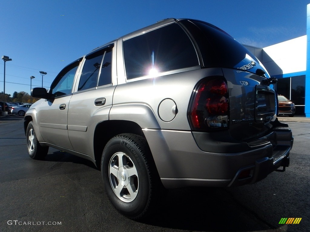 2006 TrailBlazer LS 4x4 - Graystone Metallic / Light Gray photo #5