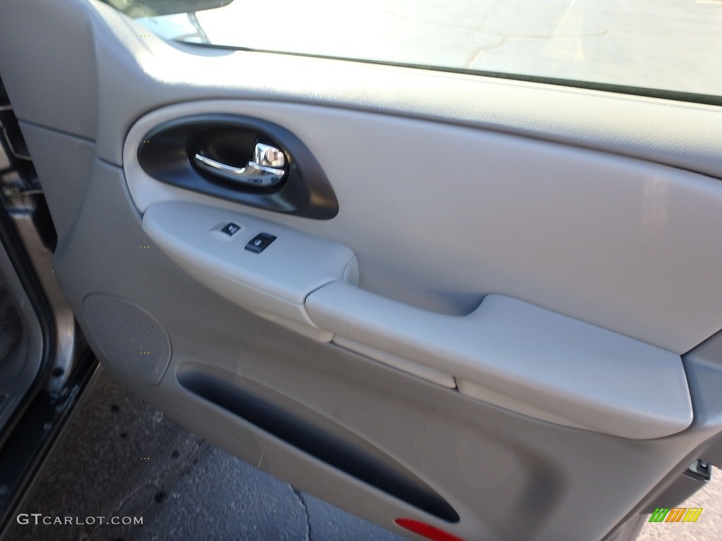 2006 TrailBlazer LS 4x4 - Graystone Metallic / Light Gray photo #17