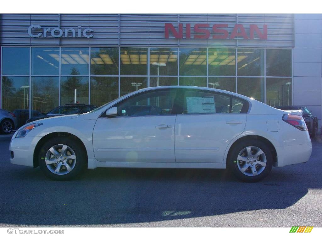 2009 Altima 2.5 S - Winter Frost Pearl / Blond photo #1