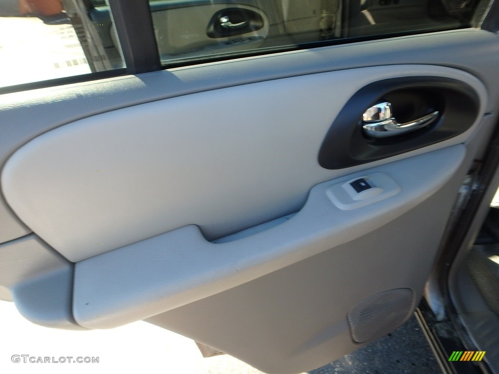 2006 TrailBlazer LS 4x4 - Graystone Metallic / Light Gray photo #23