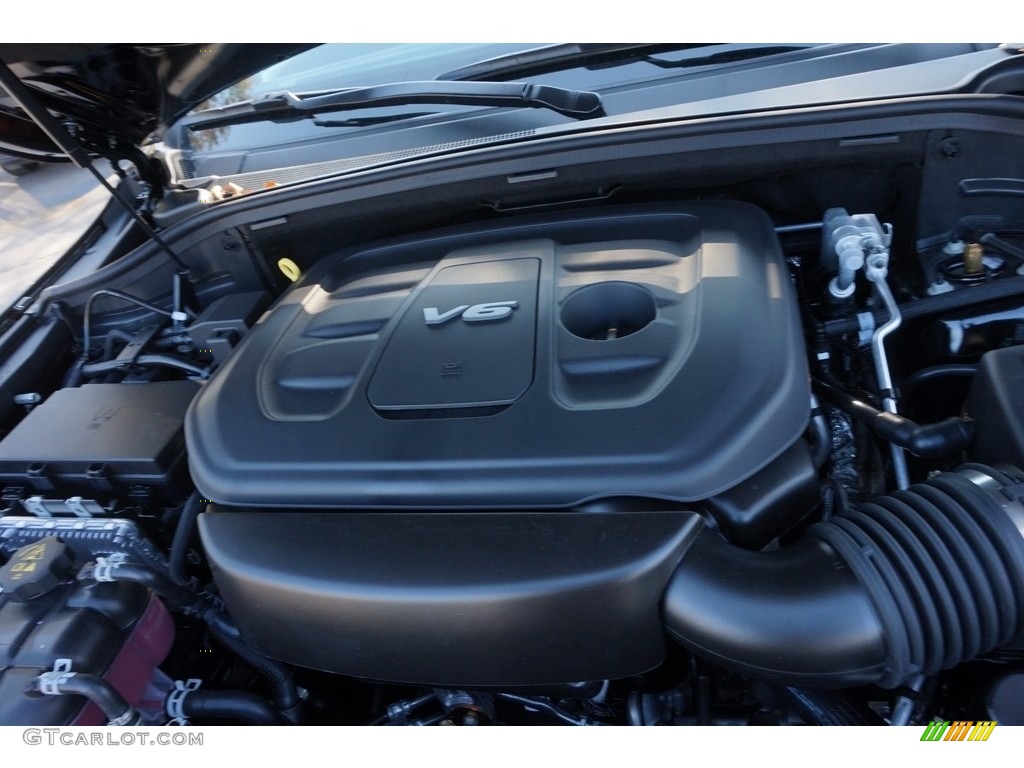 2017 Grand Cherokee Overland 4x4 - Diamond Black Crystal Pearl / Black photo #9