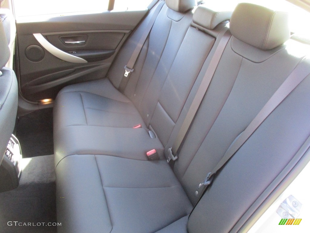 2017 3 Series 320i xDrive Sedan - Glacier Silver Metallic / Black photo #13