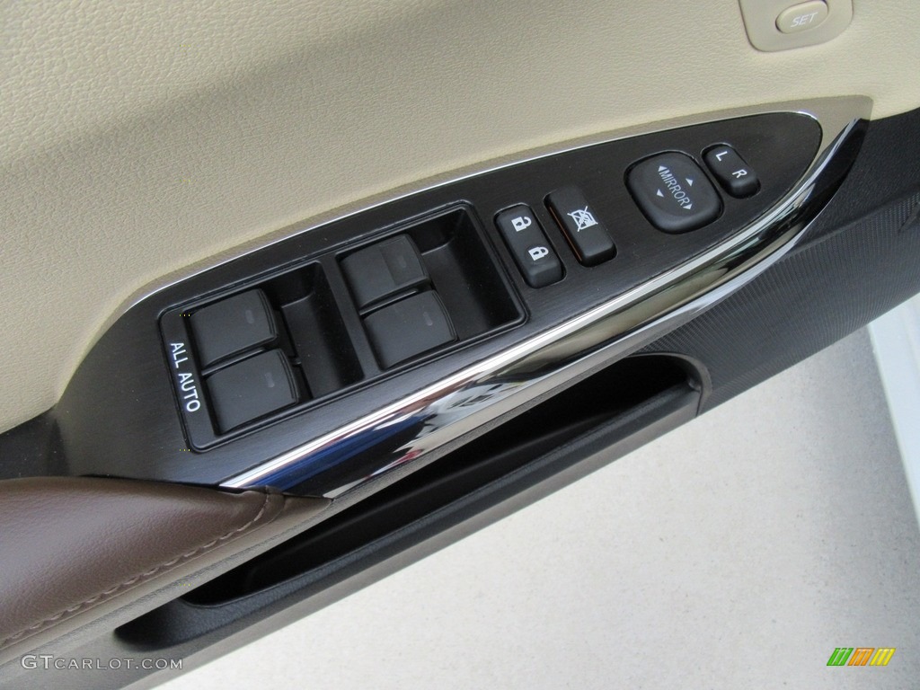 2017 Toyota Avalon Limited Controls Photo #116924390