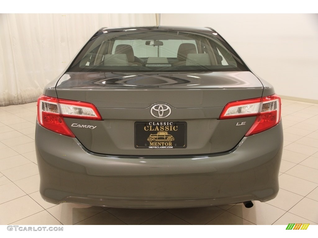 2014 Camry LE - Cypress Pearl / Ivory photo #16