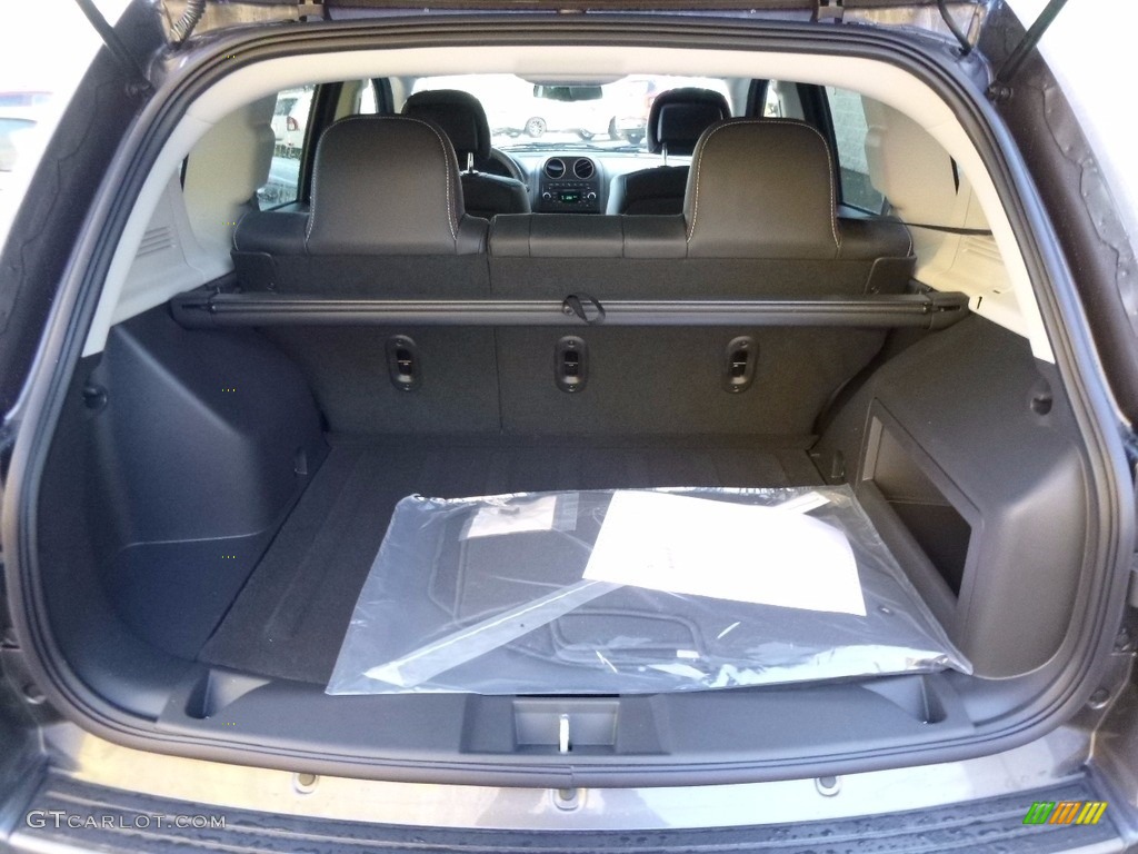 2017 Jeep Compass 75th Anniversary Edition 4x4 Trunk Photo #116928446