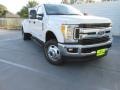 2017 Oxford White Ford F350 Super Duty XLT Crew Cab 4x4  photo #2