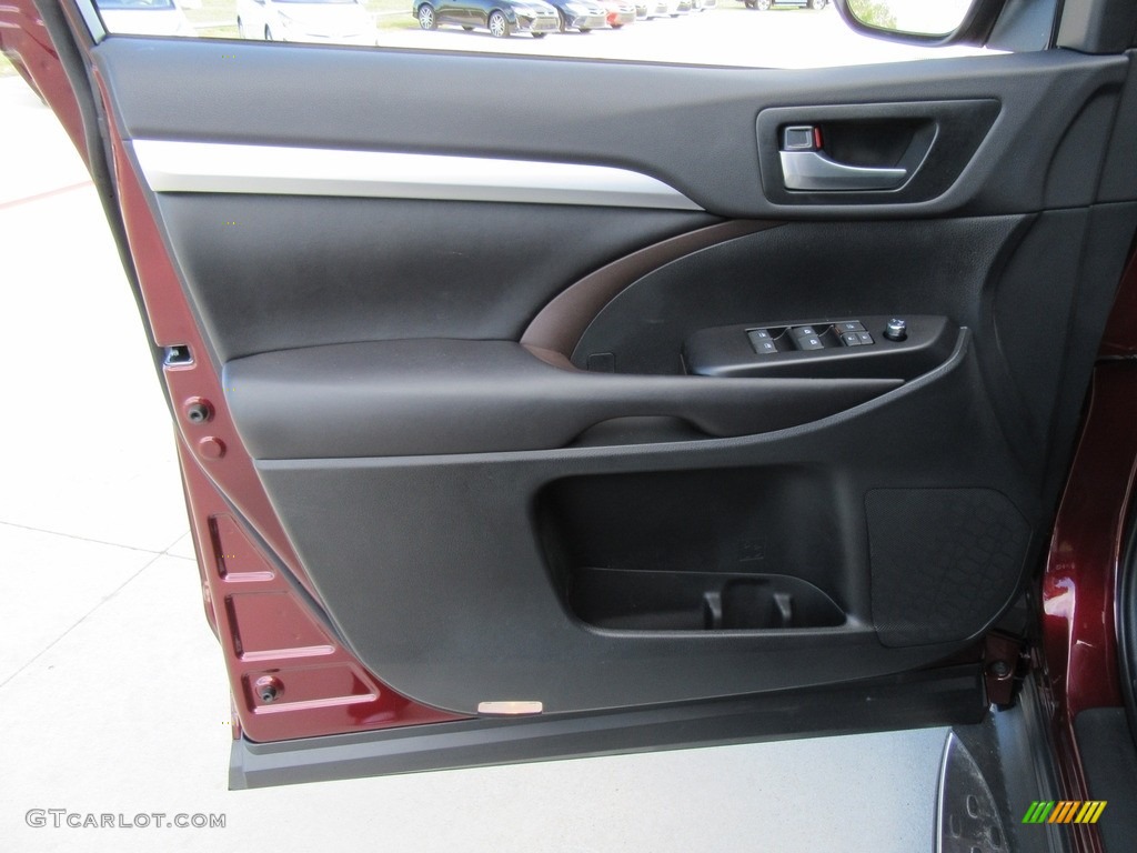 2016 Toyota Highlander XLE Door Panel Photos