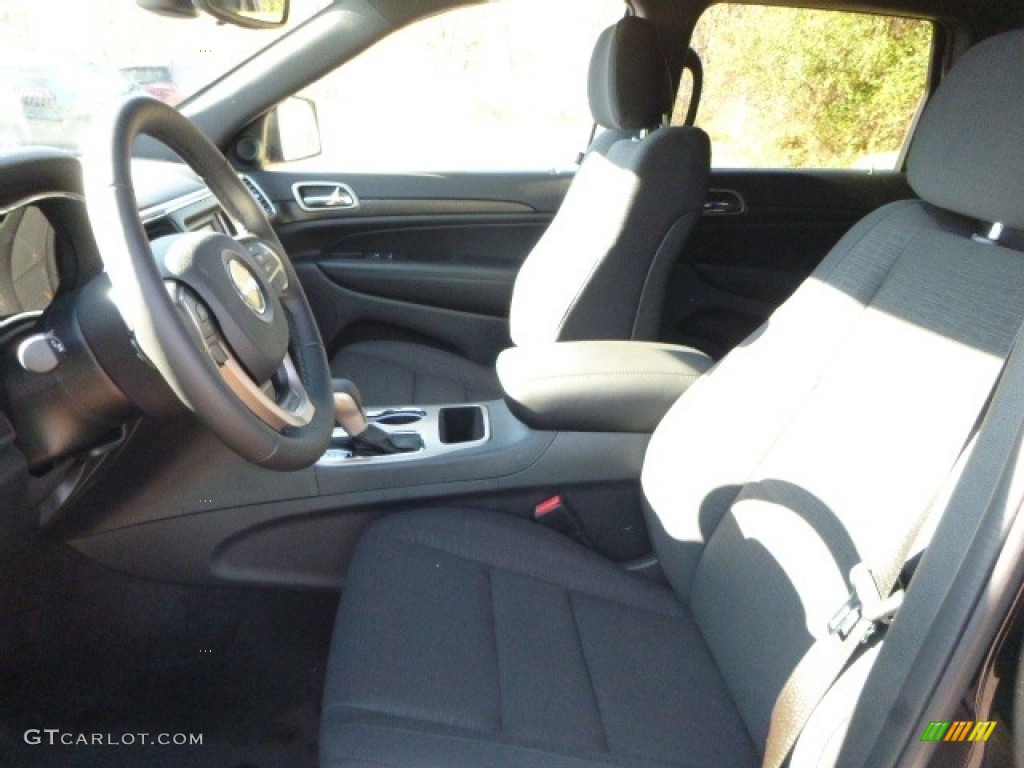 2017 Grand Cherokee Laredo E 4x4 - Diamond Black Crystal Pearl / Black photo #13