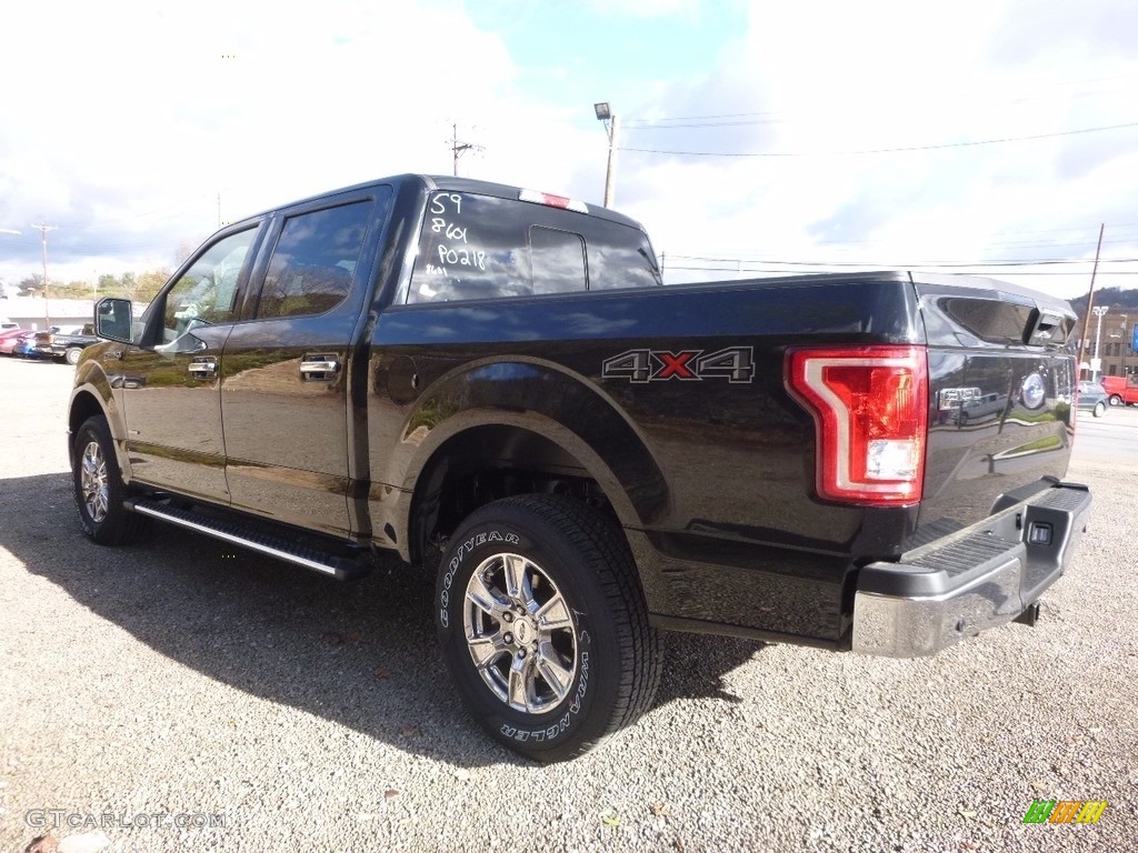 2017 F150 XLT SuperCrew 4x4 - Shadow Black / Earth Gray photo #4