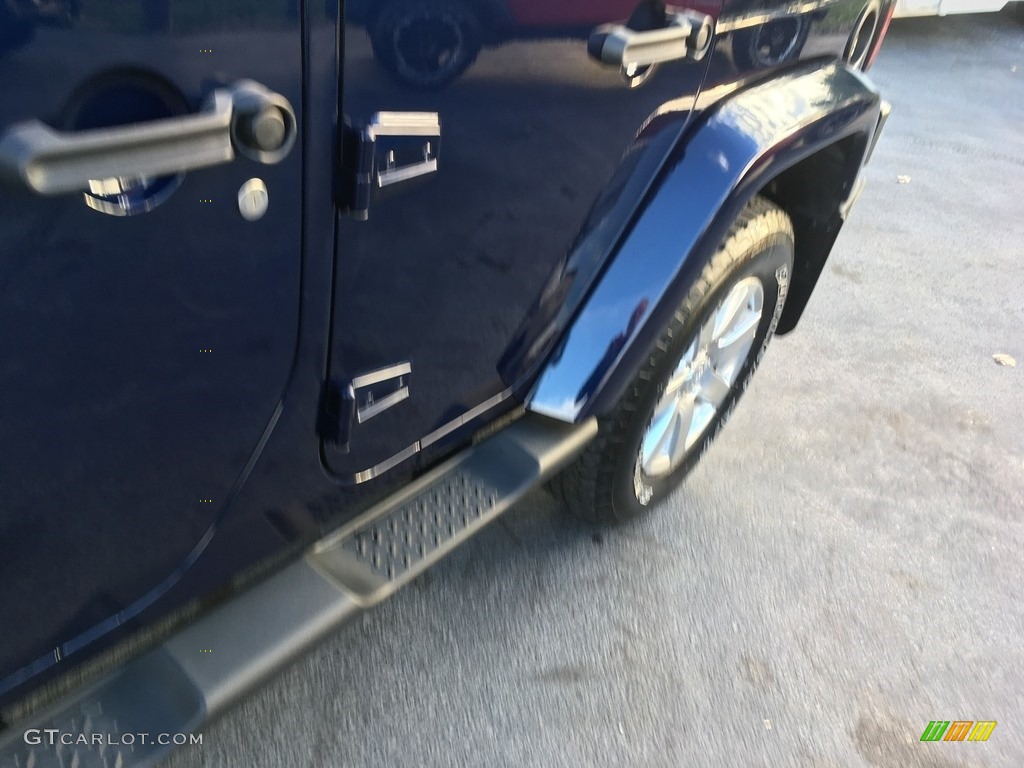 2013 Wrangler Unlimited Sahara 4x4 - True Blue Pearl / Black/Dark Saddle photo #17