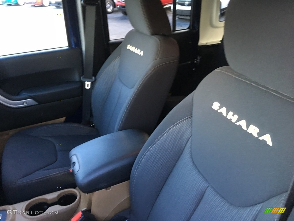 2013 Wrangler Unlimited Sahara 4x4 - True Blue Pearl / Black/Dark Saddle photo #23