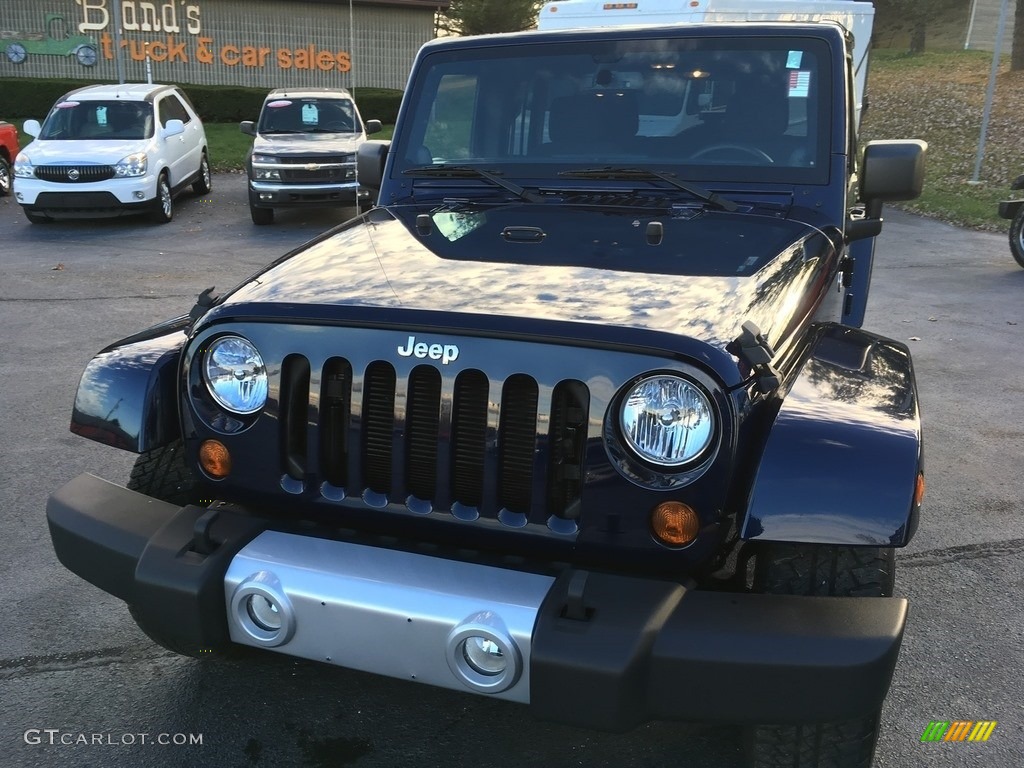 2013 Wrangler Unlimited Sahara 4x4 - True Blue Pearl / Black/Dark Saddle photo #25