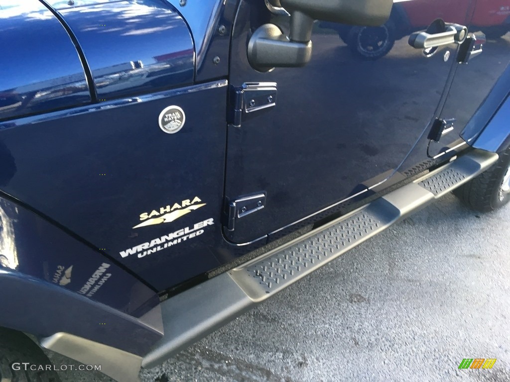 2013 Wrangler Unlimited Sahara 4x4 - True Blue Pearl / Black/Dark Saddle photo #28