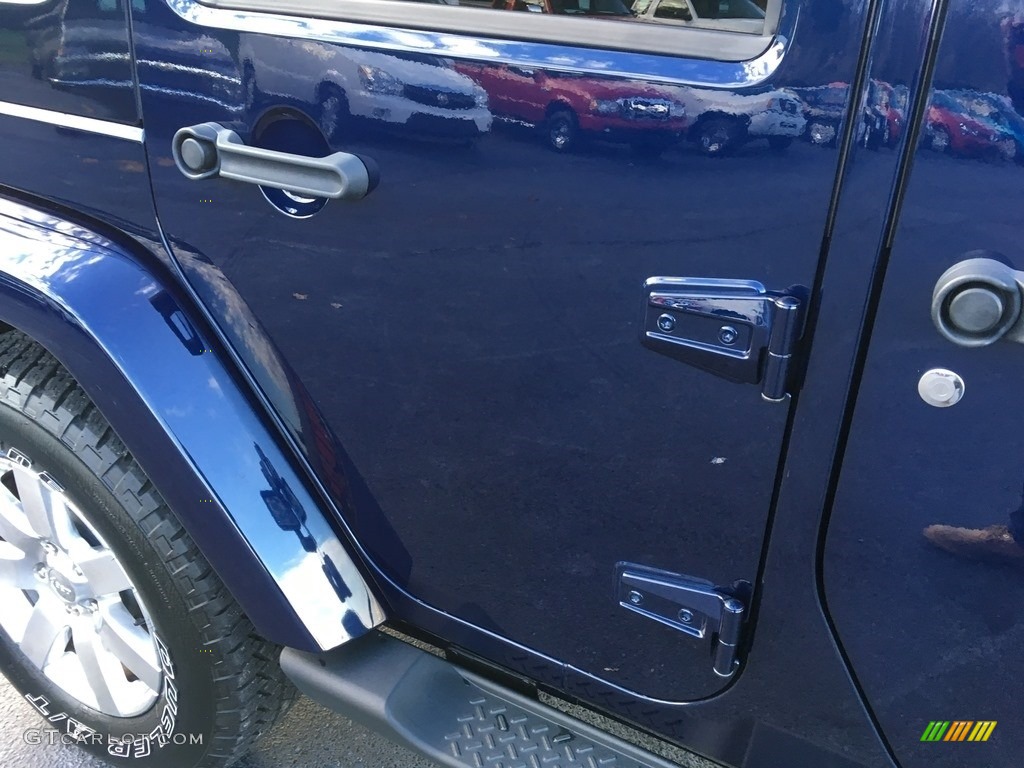 2013 Wrangler Unlimited Sahara 4x4 - True Blue Pearl / Black/Dark Saddle photo #31