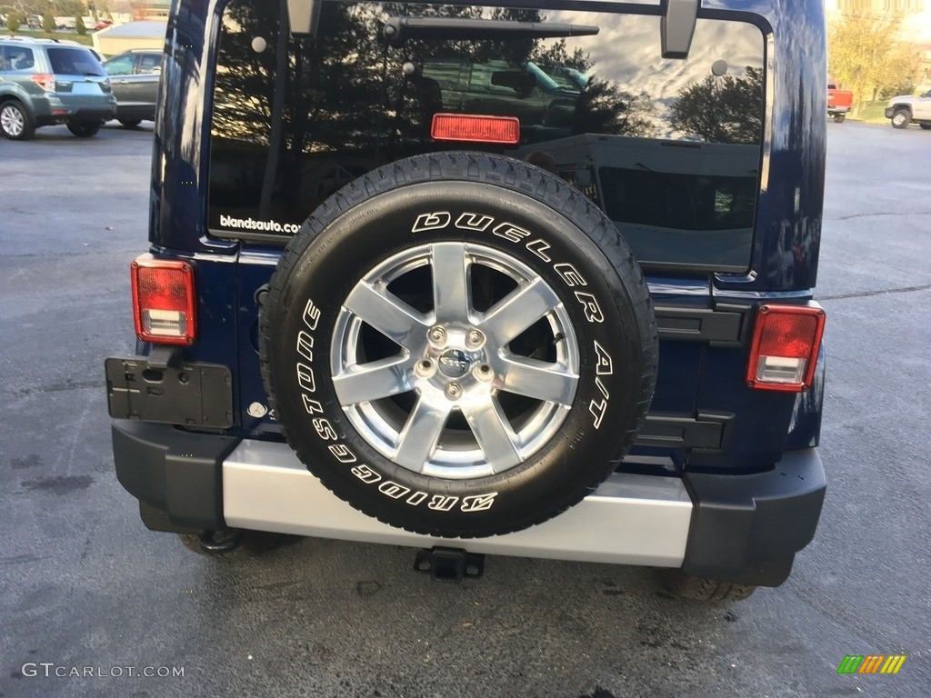 2013 Wrangler Unlimited Sahara 4x4 - True Blue Pearl / Black/Dark Saddle photo #39