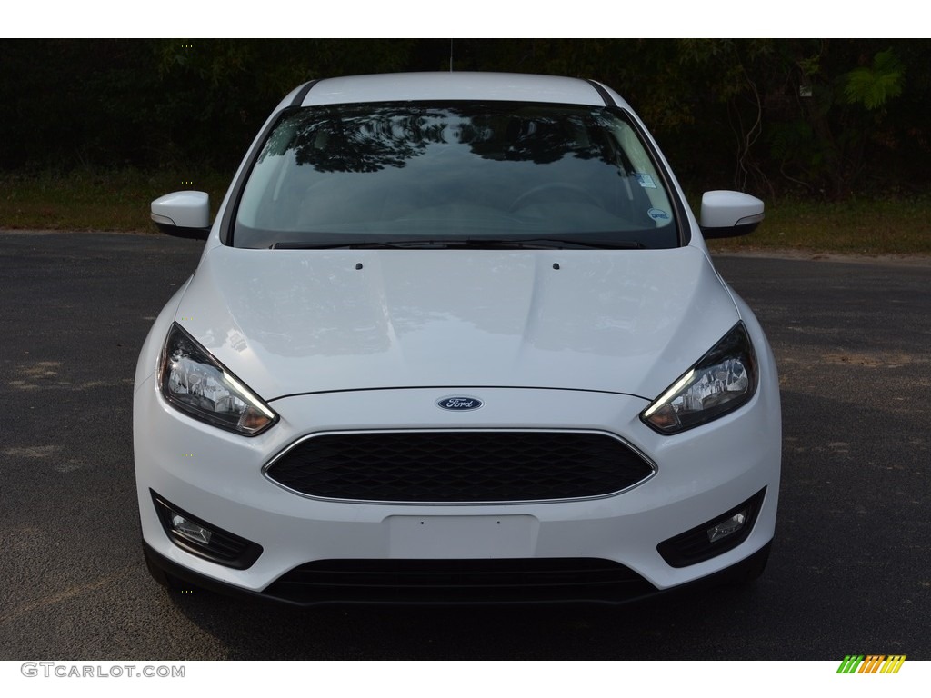 2015 Focus SE Hatchback - Oxford White / Charcoal Black photo #10