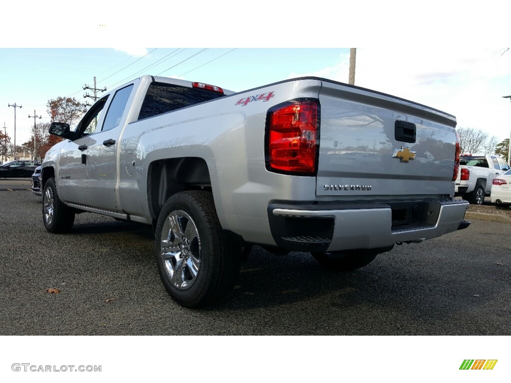 2017 Silverado 1500 Custom Double Cab 4x4 - Silver Ice Metallic / Dark Ash/Jet Black photo #4