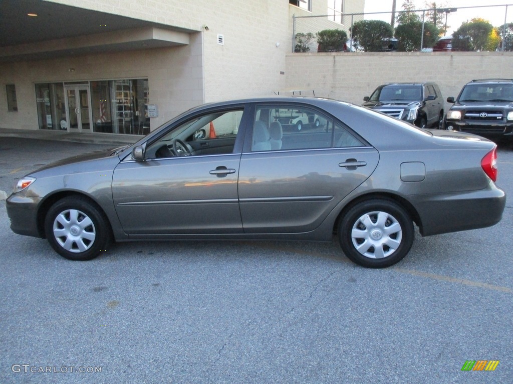 2003 Camry LE - Aspen Green Pearl / Stone photo #3
