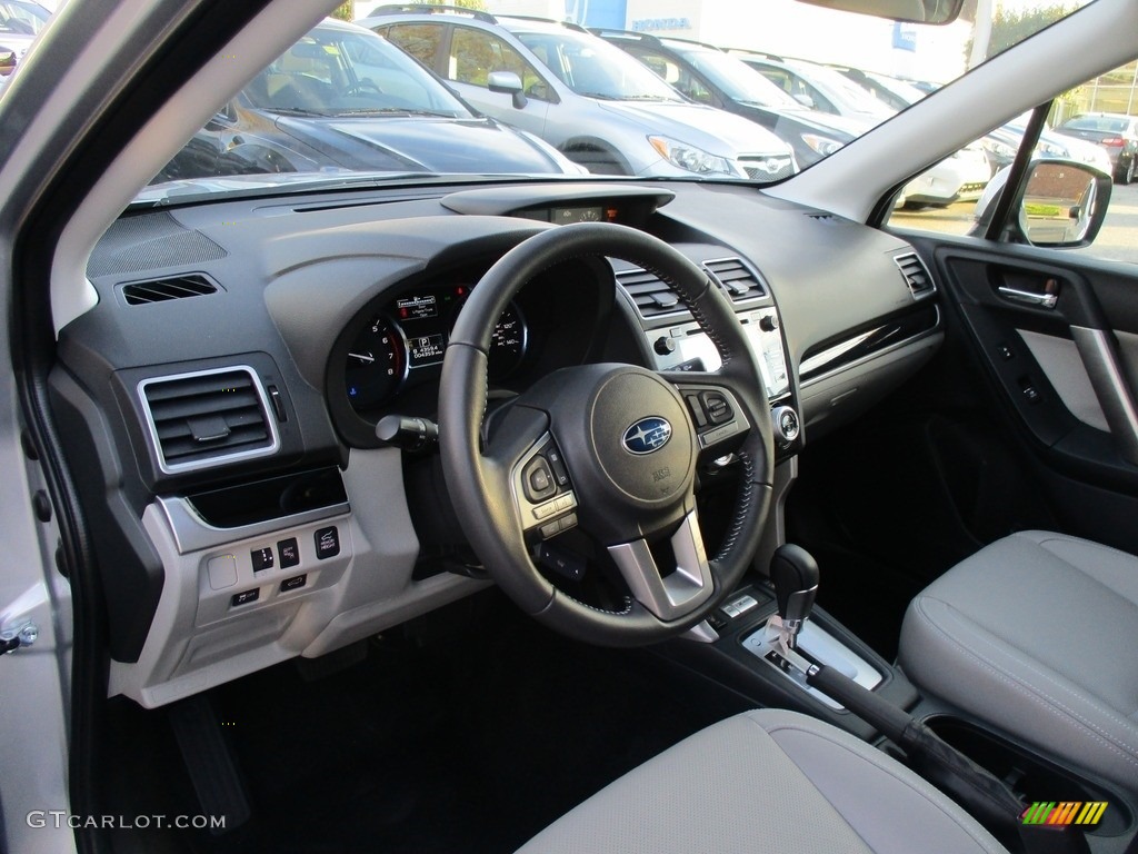 Gray Interior 2017 Subaru Forester 2.5i Limited Photo #116961592