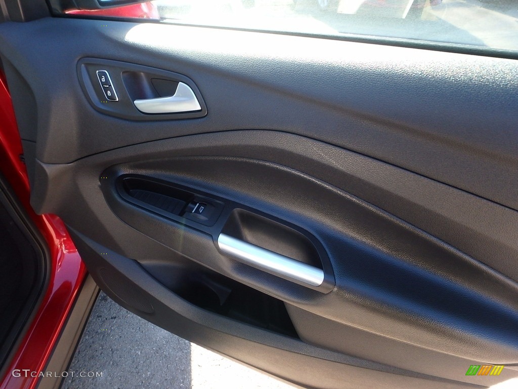 2016 Escape Titanium 4WD - Ruby Red Metallic / Charcoal Black photo #13