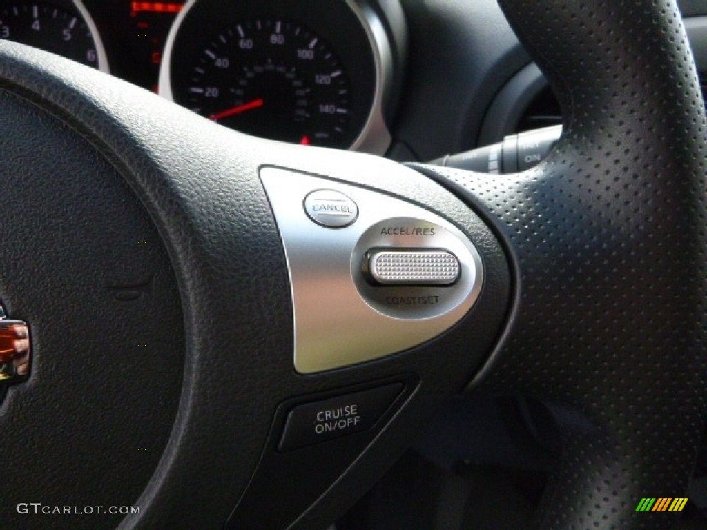 2017 Nissan Juke S AWD Controls Photo #116975968
