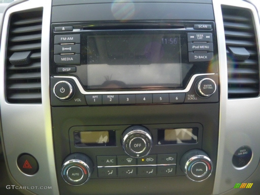 2017 Nissan Frontier SV Crew Cab 4x4 Controls Photo #116976302