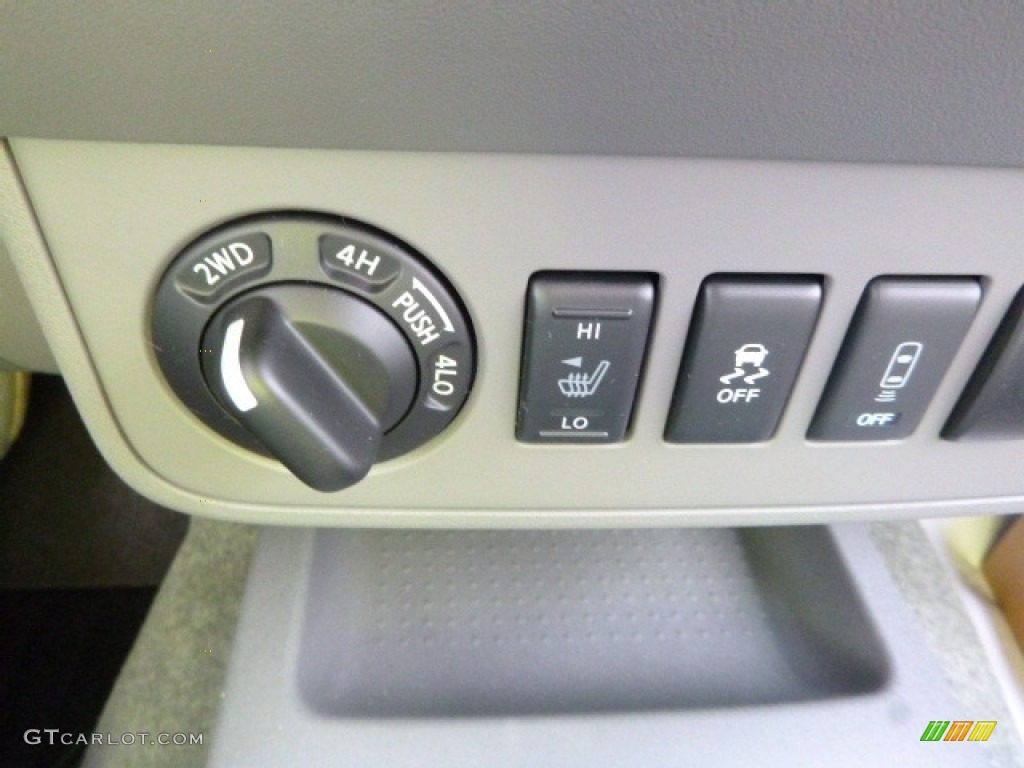 2017 Nissan Frontier SV Crew Cab 4x4 Controls Photo #116976319