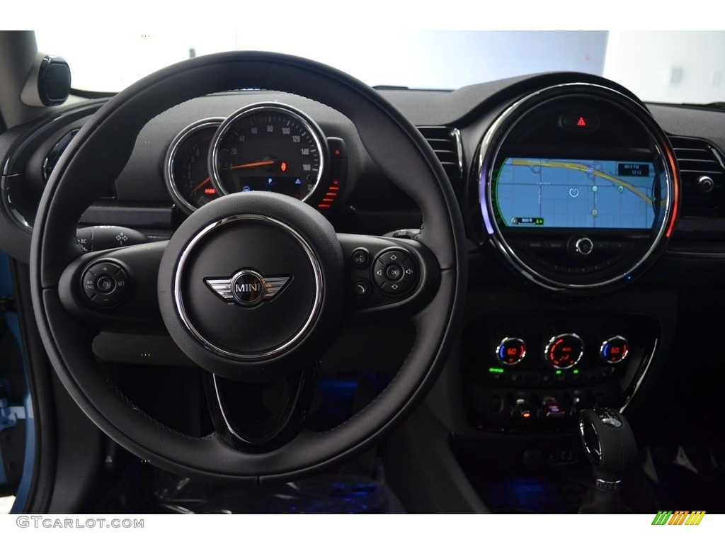 2017 Mini Clubman Cooper ALL4 Dashboard Photos