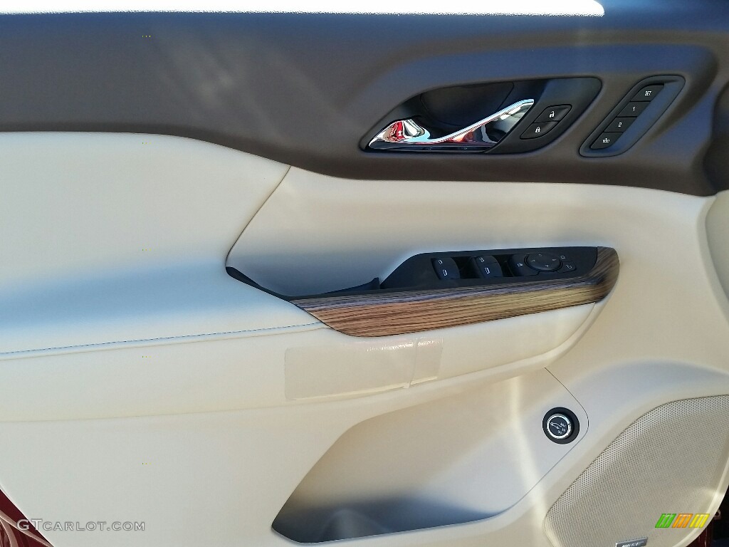 2017 GMC Acadia Denali Cocoa/Shale Door Panel Photo #116987977