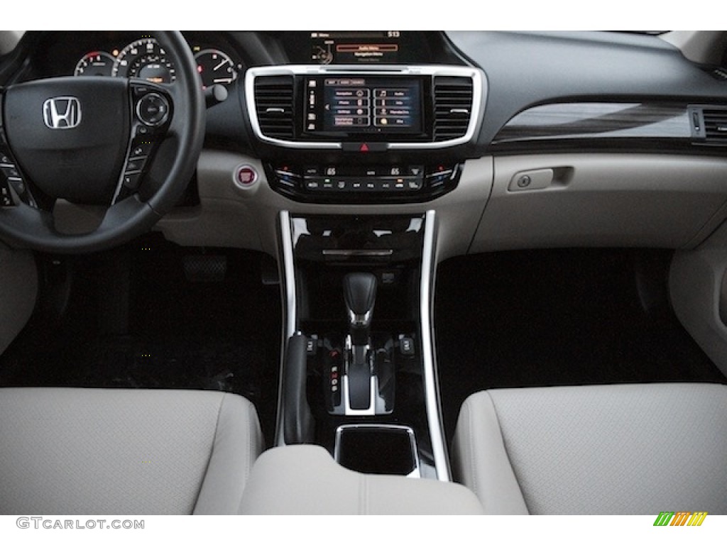 2017 Accord Touring Sedan - White Orchid Pearl / Ivory photo #13