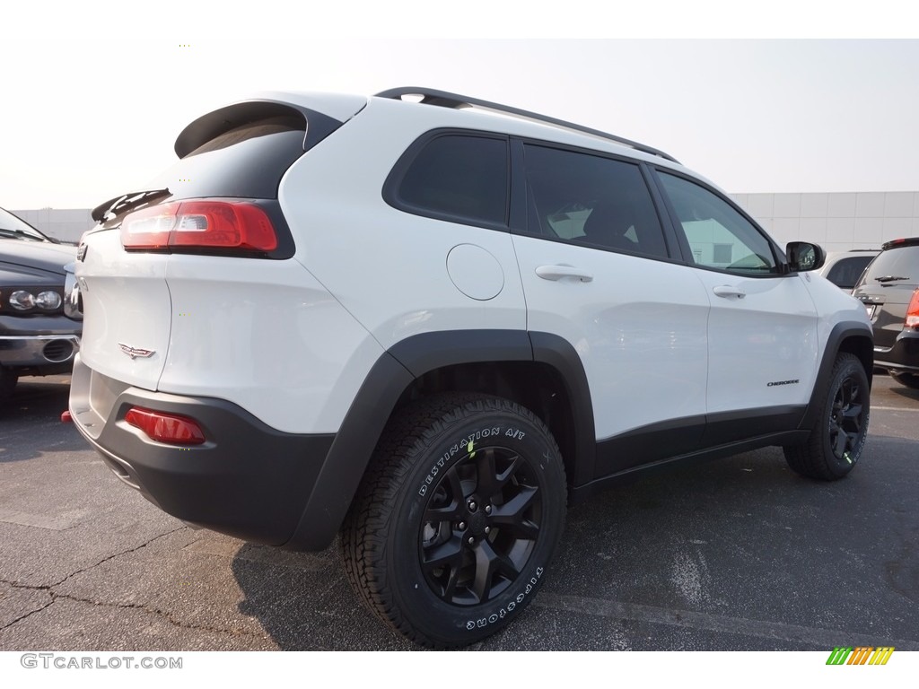 2017 Cherokee Trailhawk 4x4 - Bright White / Black photo #3