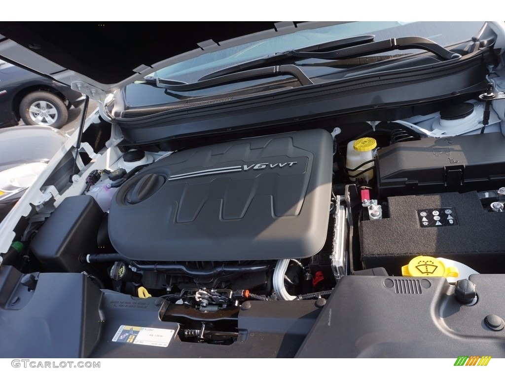 2017 Cherokee Trailhawk 4x4 - Bright White / Black photo #9