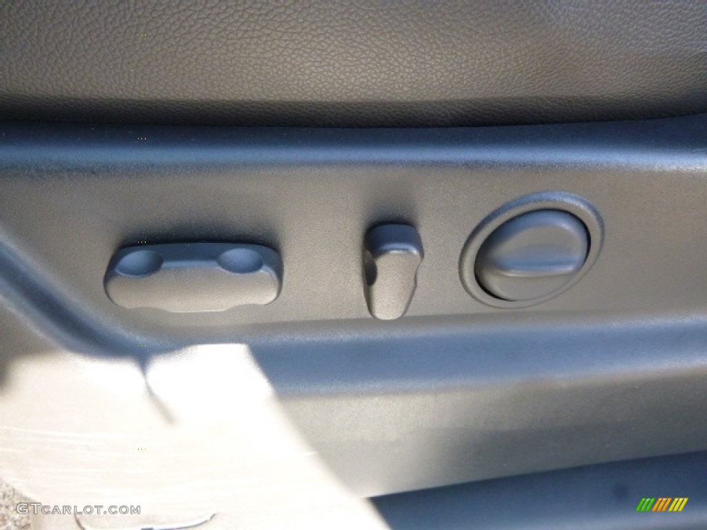 2010 Suburban LT 4x4 - Sheer Silver Metallic / Ebony photo #21