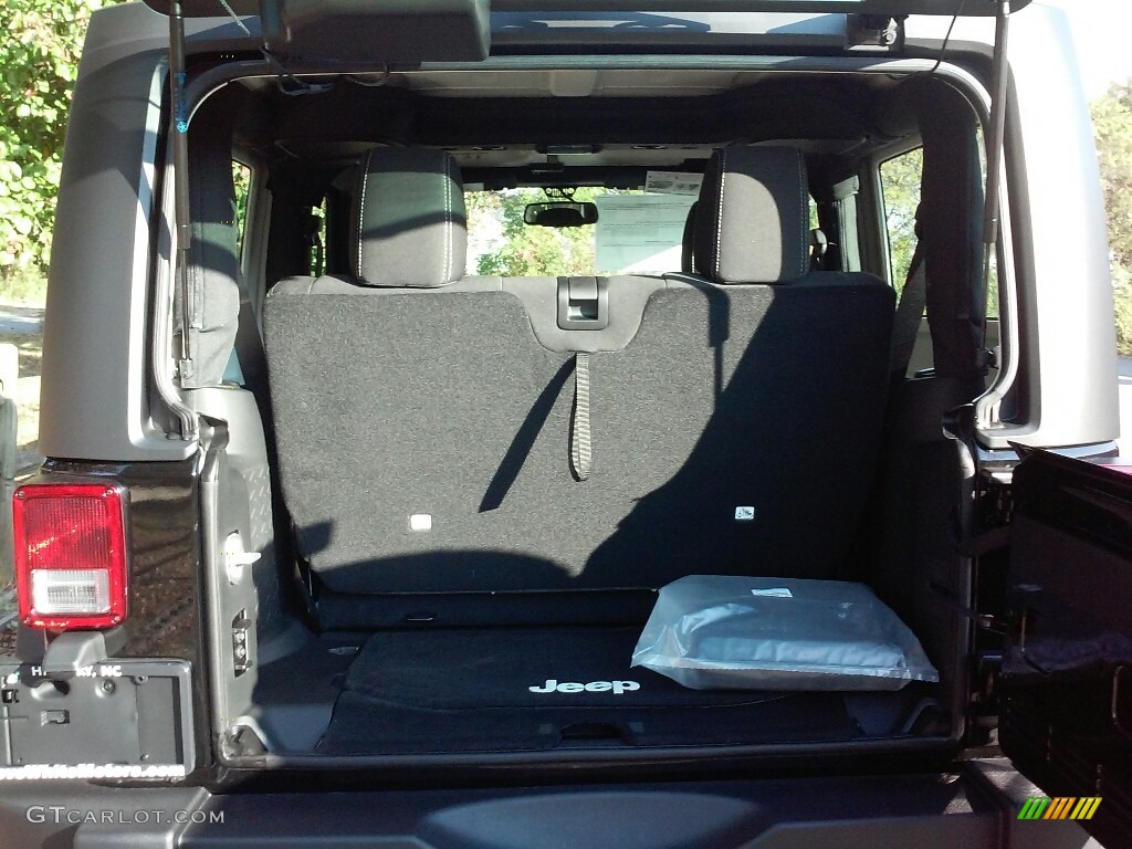2017 Wrangler Rubicon 4x4 - Black / Black photo #11