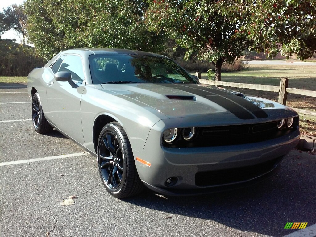 2017 Challenger SXT - Destroyer Grey / Black photo #4