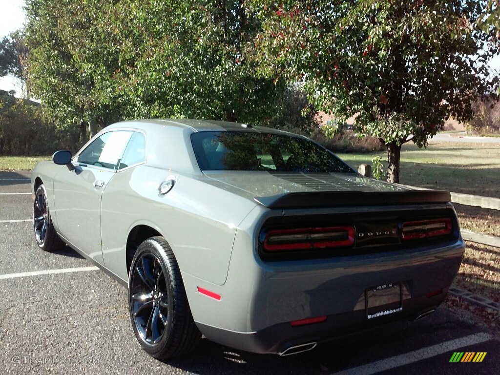2017 Challenger SXT - Destroyer Grey / Black photo #9