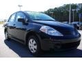 Super Black - Versa 1.6 Sedan Photo No. 4