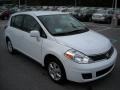 2009 Fresh Powder Nissan Versa 1.8 SL Hatchback  photo #4