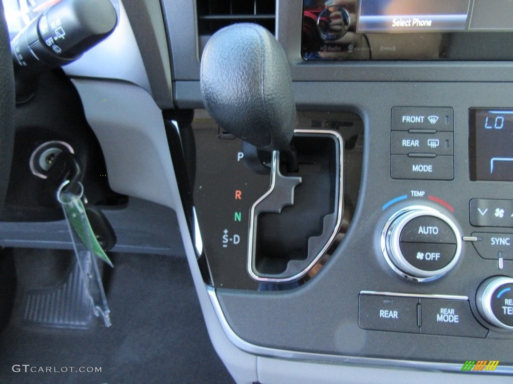 2017 Toyota Sienna LE Transmission Photos