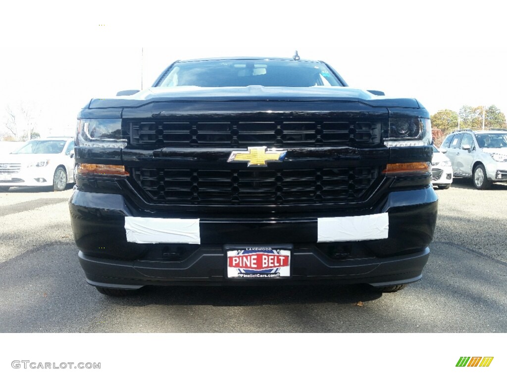 2017 Silverado 1500 Custom Double Cab 4x4 - Black / Dark Ash/Jet Black photo #5