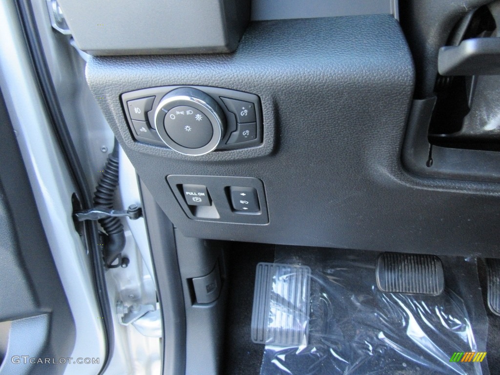 2017 F150 XLT SuperCrew 4x4 - Ingot Silver / Black photo #36