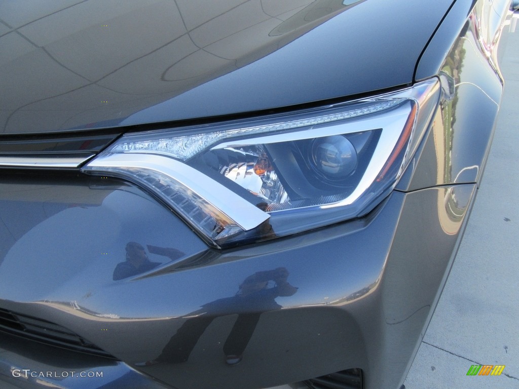 2017 RAV4 LE - Magnetic Gray Metallic / Black photo #9
