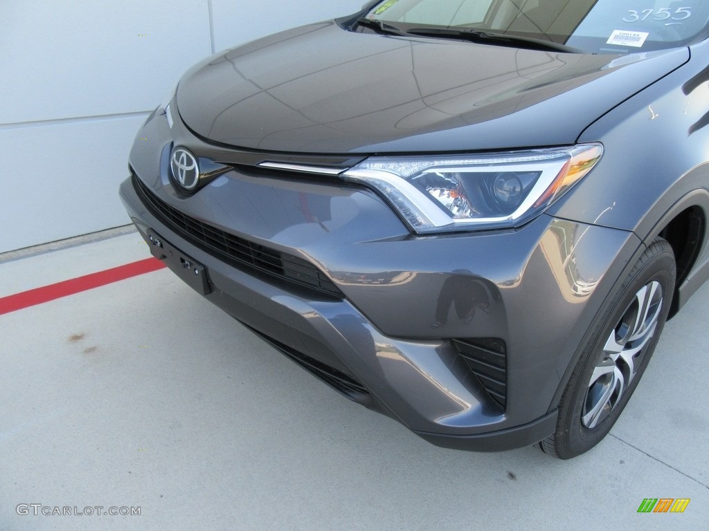 2017 RAV4 LE - Magnetic Gray Metallic / Black photo #10