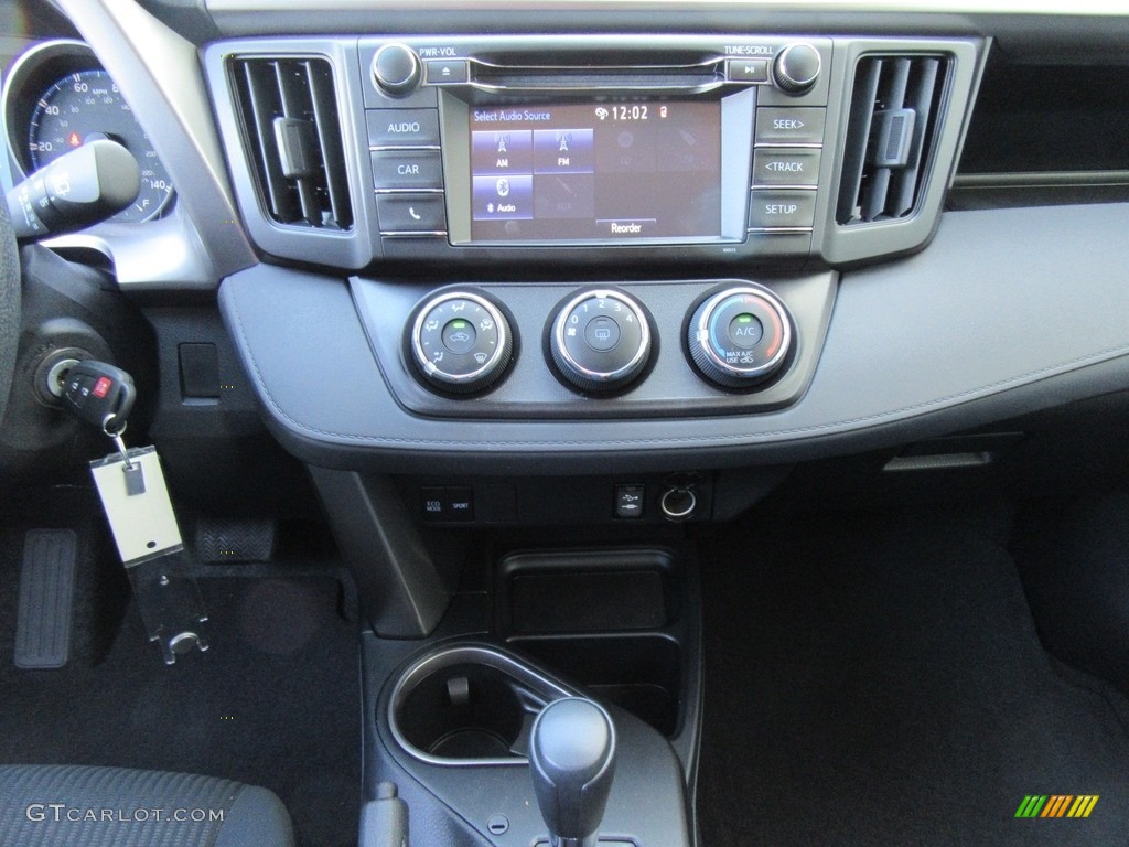 2017 RAV4 LE - Magnetic Gray Metallic / Black photo #24