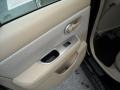 Super Black - Versa 1.8 SL Hatchback Photo No. 14