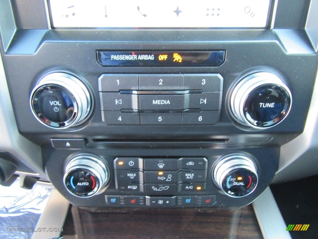 2017 Ford F150 Platinum SuperCrew 4x4 Controls Photo #117012560