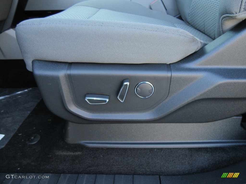 2017 F150 XLT SuperCrew - Ingot Silver / Earth Gray photo #23