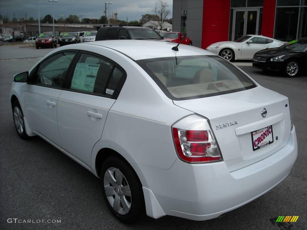 2009 Sentra 2.0 - Fresh Powder White / Beige photo #8