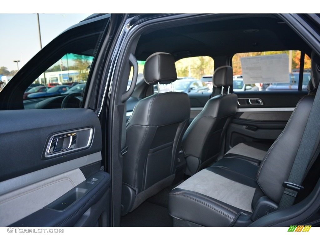 2017 Explorer XLT - Shadow Black / Sport Appearance Dark Earth Gray photo #8